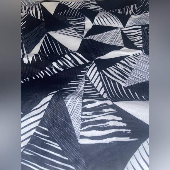 18x18 Geometric Black and White Pattern Pillow Case - Picture 3 of 4